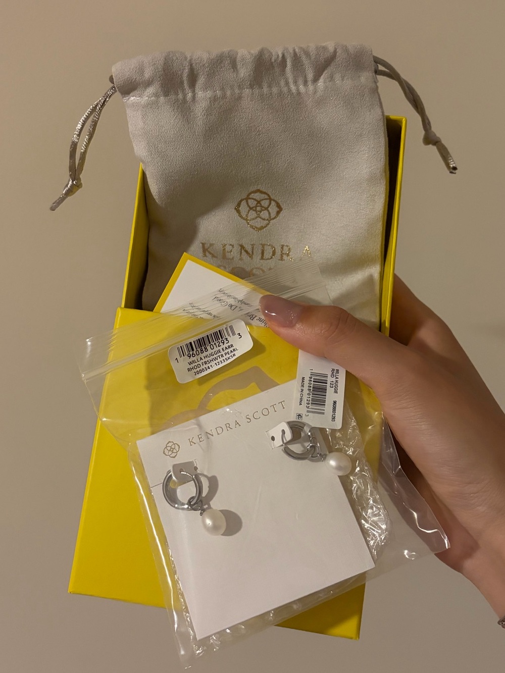 Kendra Scott Silver Huggie Earrings willa pearl huggie hoop earrings - Picture 2 of 4